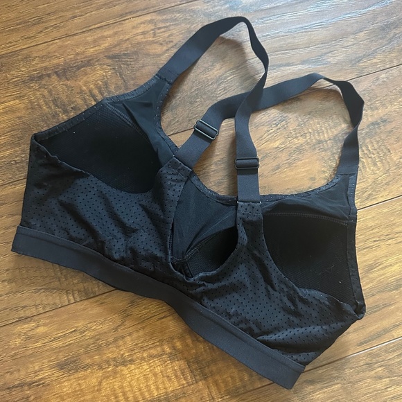 VSX Lightly Lined Sports Bra in size 32C - Picture 2 of 4